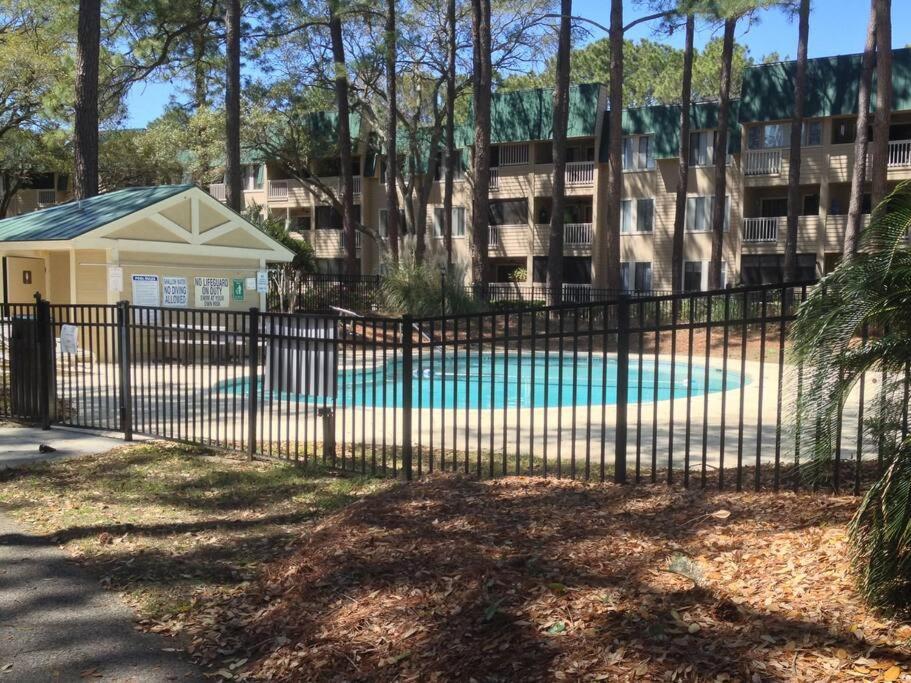 Peaceful Treetop Condo - 2Br/2Ba Hilton Head Island Exterior photo